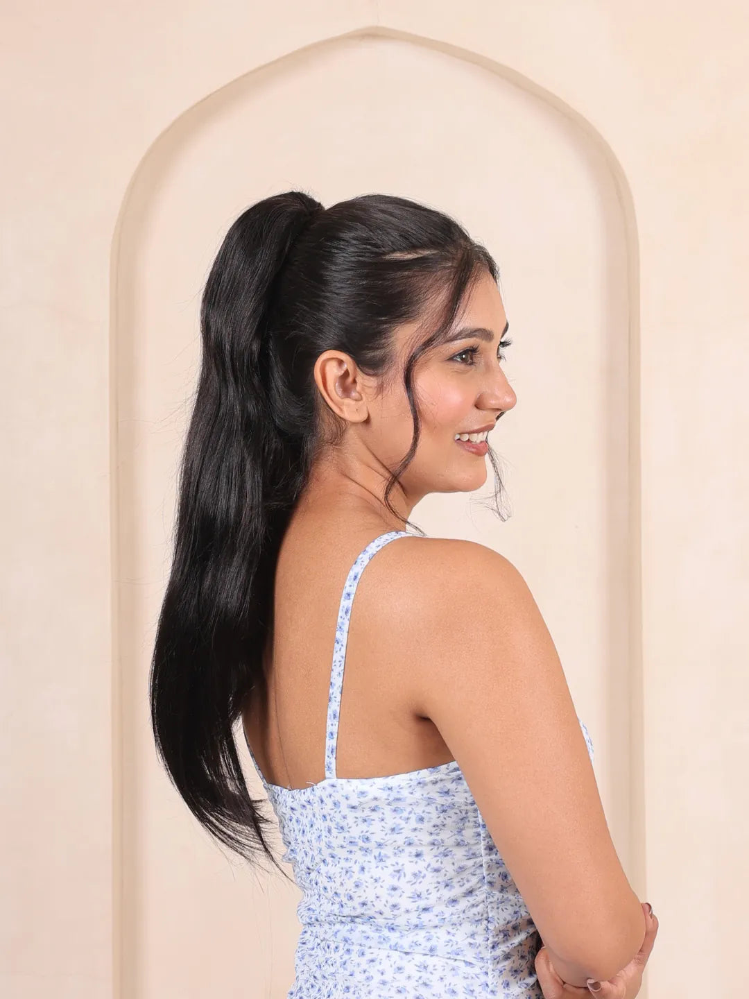 Quick-Fix Claw Clip in Ponytail - Last Image